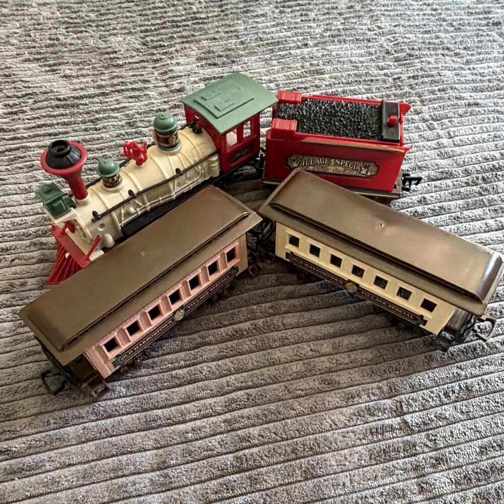 Village Special HO Starter Set Analog DC No. 12 Loco Tender + 2 Passengers As is